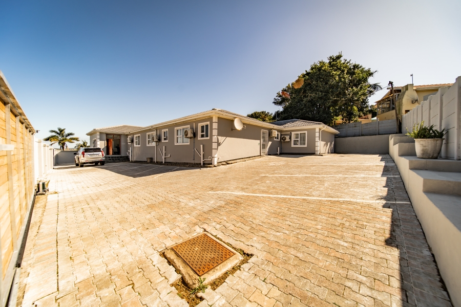 12 Bedroom Property for Sale in Sunnyridge Eastern Cape